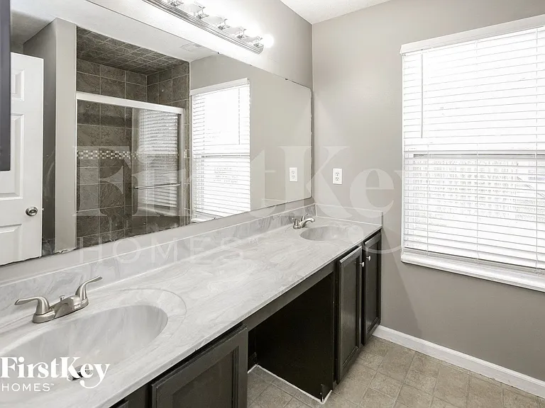 5720 Ashby Dr — Photo 9