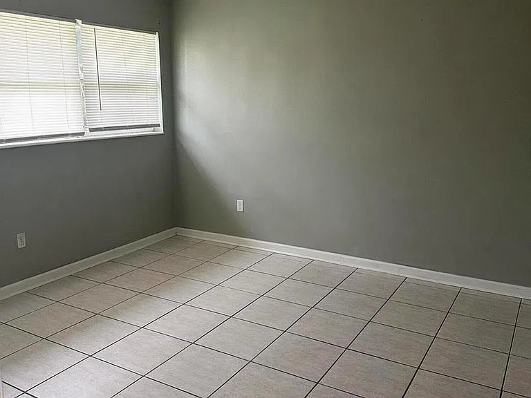 3194 Prince Dr — Photo 3