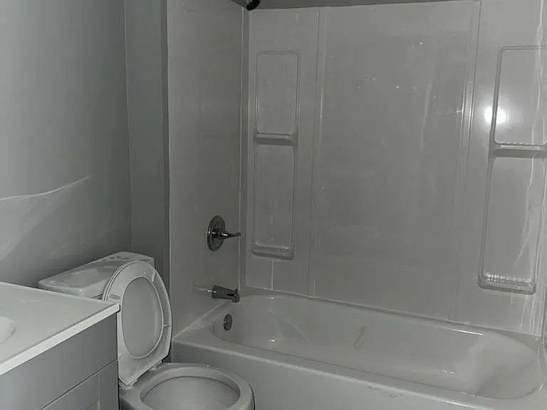360 Farley St — Photo 5