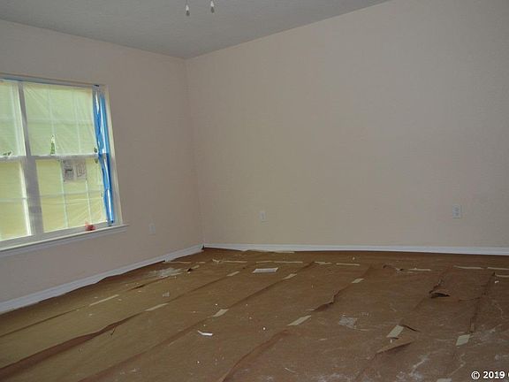 5th image of 1322 NE 1st Ave