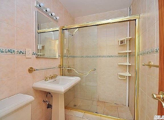 4th image of 7025 Yellowstone Blvd APT 6O