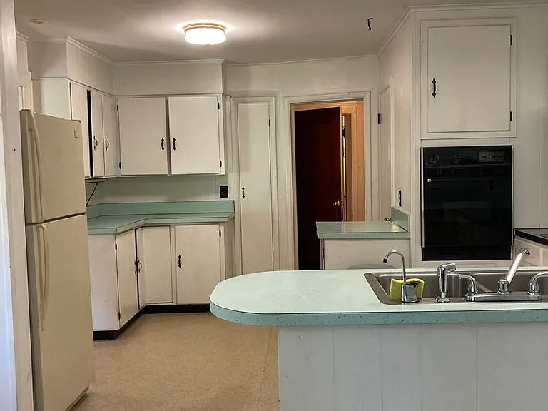 103 Thermos Ave — Photo 2