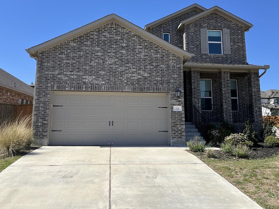 1st image of 221 Green Knoll Ln