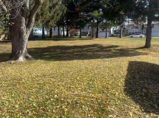 Conrad Ave, East Dubuque, IL 61025