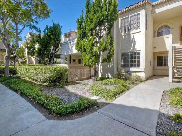 750 Breeze Hill Rd APT 121, Vista, CA 92081