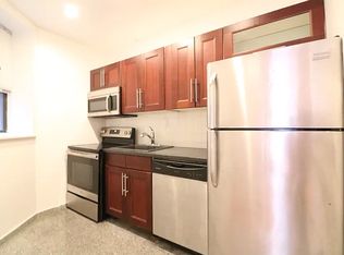 413 W 52nd St #3W, New York, NY 10019