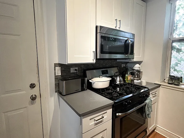 2127 N Richmond St #2 — Photo 6