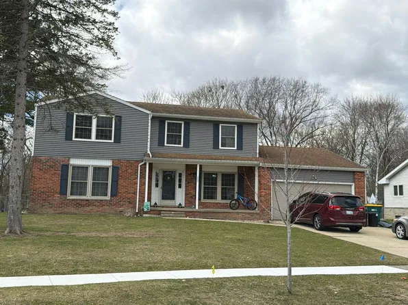 207 Bellewood Dr, Flushing, MI 48433