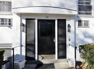 39 Avon Cir APT B, Port Chester, NY 10573