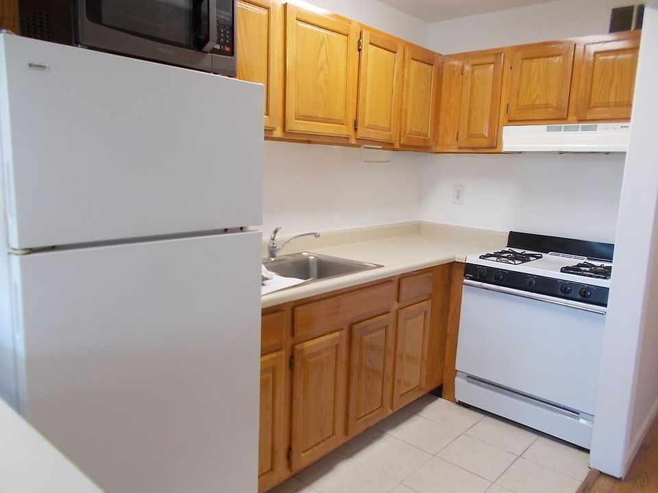 1st image of 712 Washington Ave APT 1A
