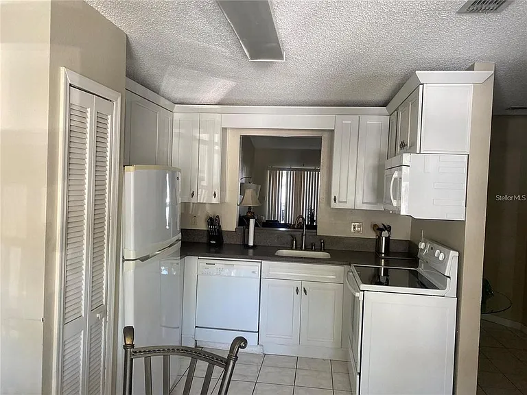 3204 Sabal Palms Ct #B — Photo 8