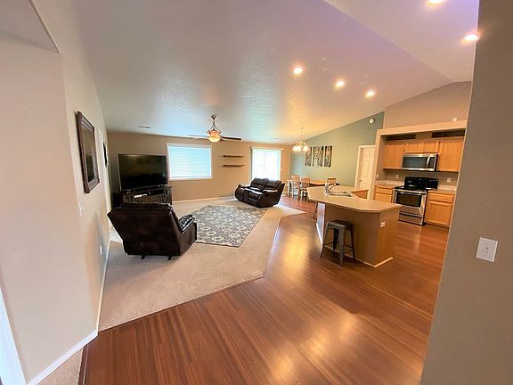 3rd image of 5007 Kennedy Way