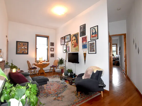 85 Nassau Avenue image 1 of 13