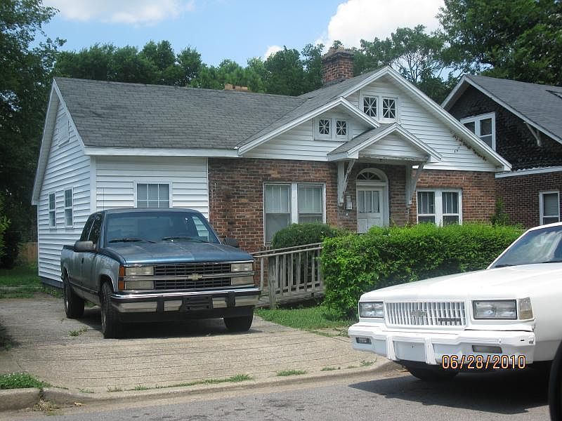 1st image of 913 14th Ave S