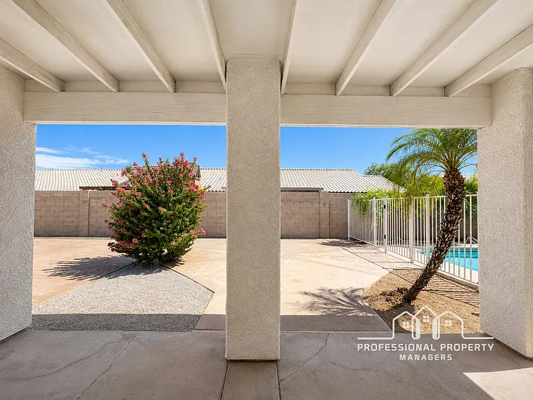 3557 W 27th Pl — Photo 18