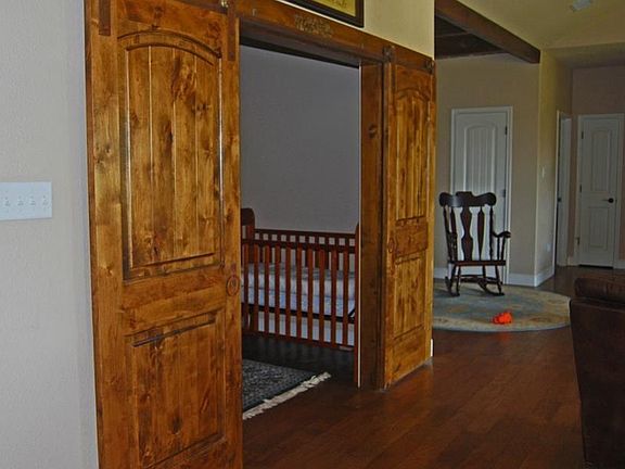 4th image of 126 Mountain Meadow Dr