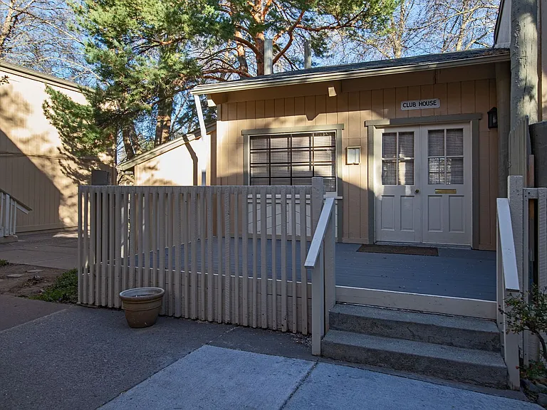 2300 Dickerson Rd #42 — Photo 27