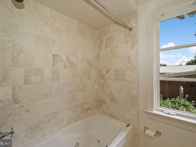 7711 Brookville Rd — Photo 23