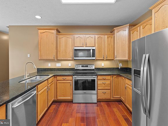 5th image of 228 Mill Race Dr
