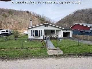 2nd image of 558 Corrine Bottom Rd