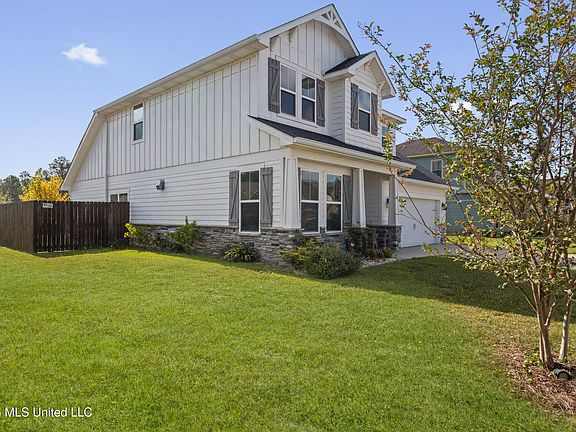 3rd image of 104 Westwind Ct