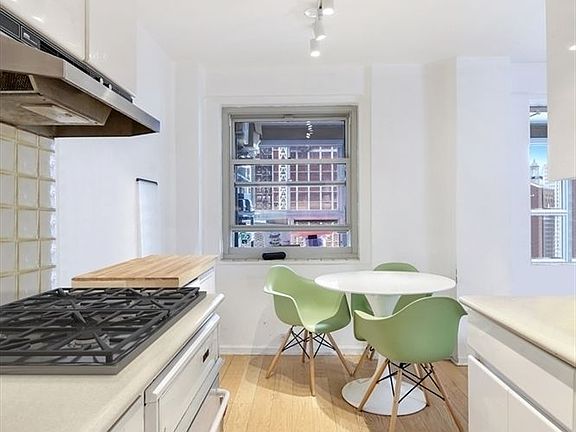 4th image of 90 La Salle St APT 16G