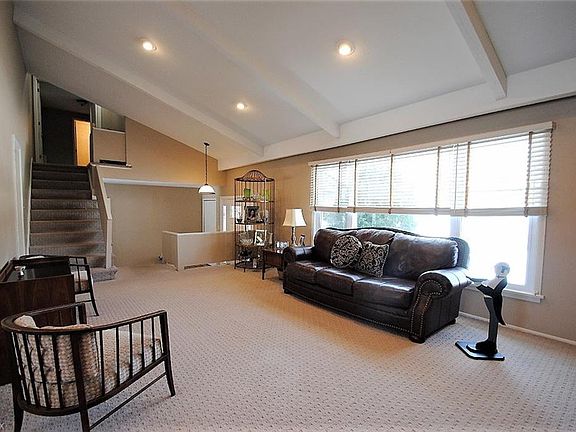 4th image of 1897 Bromton Dr