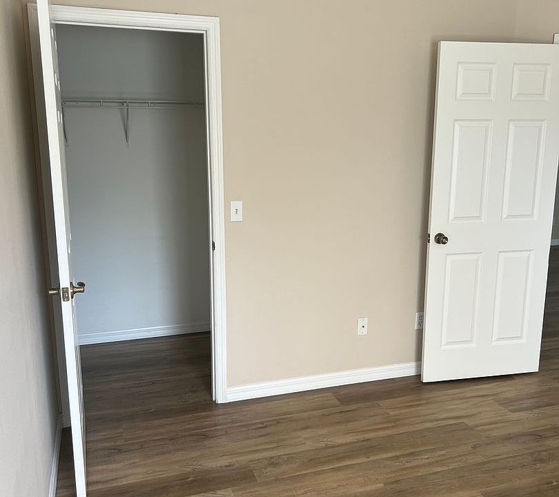 1st image of 695 Sagamore Dr