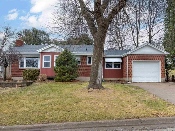 626 Bradley St, Dubuque, IA 52003