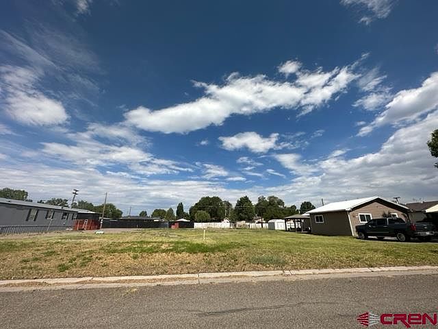 2nd image of 806 Clay Street