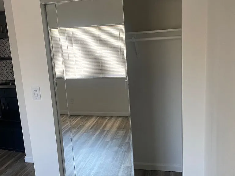 5642 Klump Ave — Photo 2