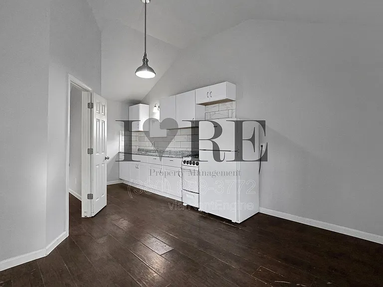 1555 Myrtle Ave — Photo 10