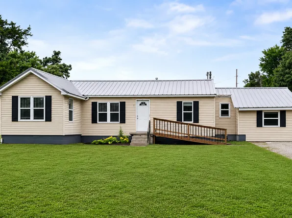 1224 W Barr St, Nevada, MO 64772