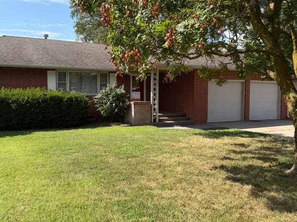 601 W 30th Ave, Hutchinson, KS 67502