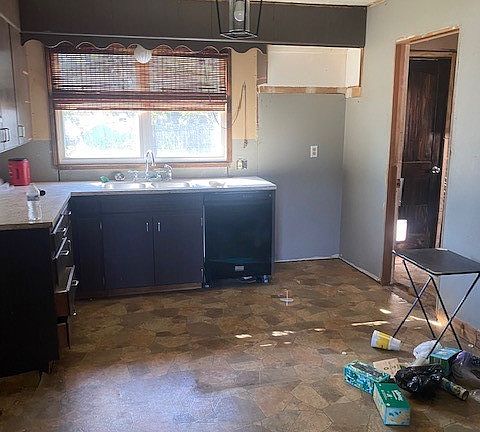 3rd image of 315 W Cherokee Ave