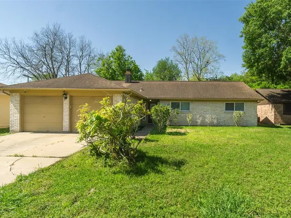 215 Driftwood Street, League City, TX 77573