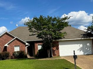 709 Clubhouse Dr, Pearl, MS 39208