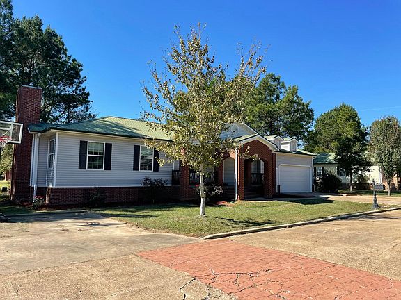 2nd image of 112 Ashwood Dr