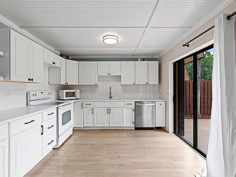 1405 14th Ln — Photo 15