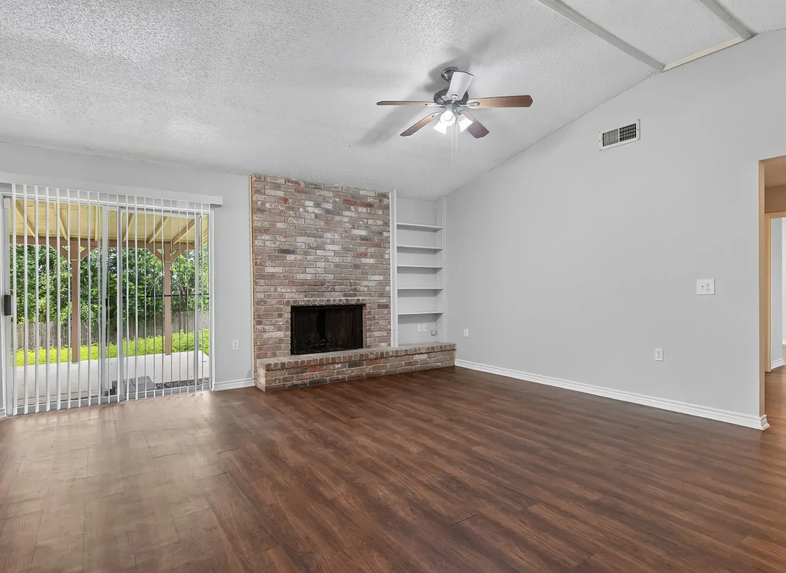 Flatland10341 — Photo 2