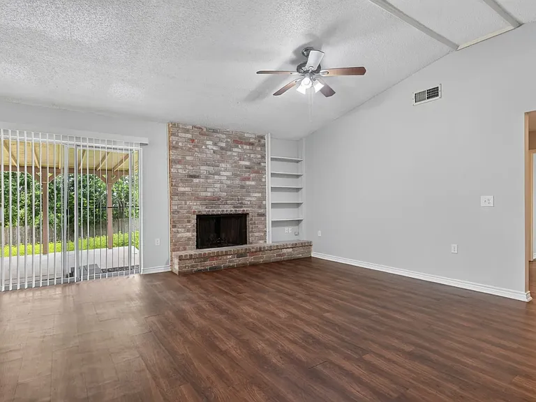 10341 Flatland Trl — Photo 2