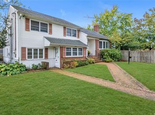 5 Cheshire Pl, East Northport, NY 11731