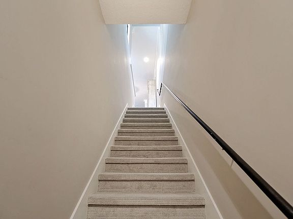 5th image of 9823 Tapestry Park Cir Unit 109