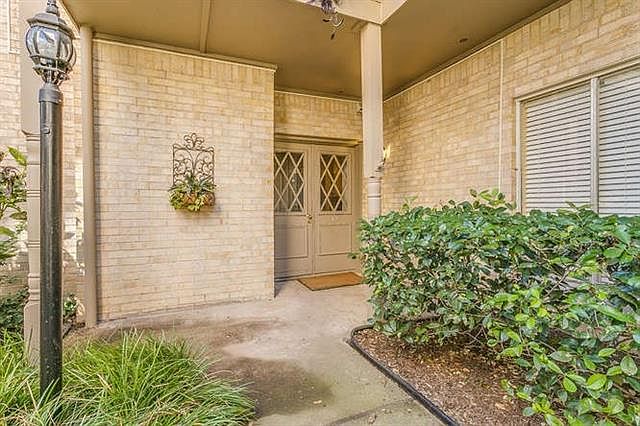 1st image of 4320 Bellaire Dr S APT 104