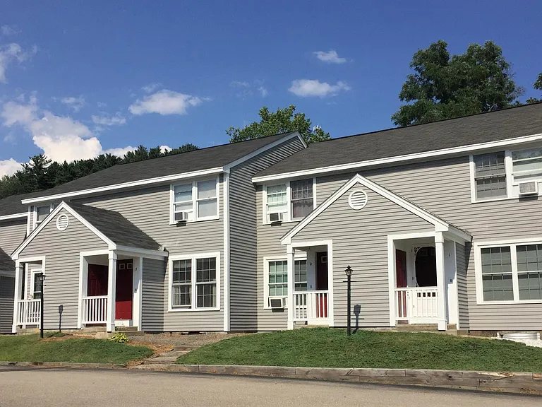 Oak Terrace Townhomes — Photo 13