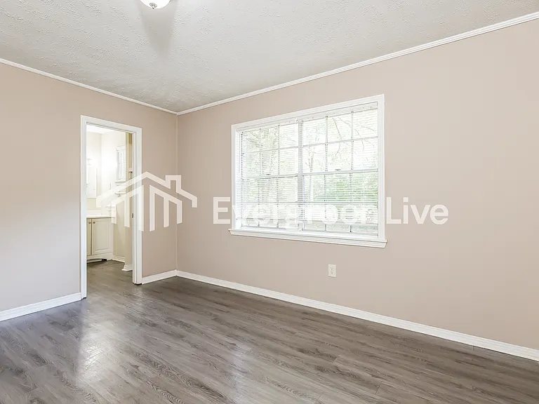 2839 Teasley Dr — Photo 10