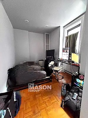 5th image of 337 E 95th St #4A