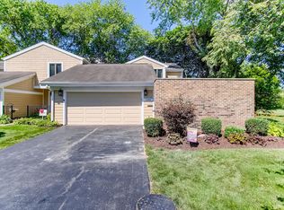 1586 Raven Hill Dr, Wheaton, IL 60189
