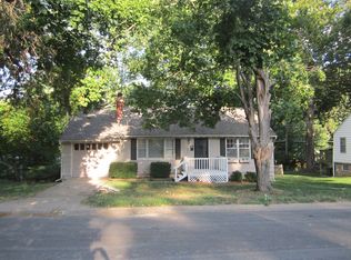5127 Maple St, Mission, KS 66202