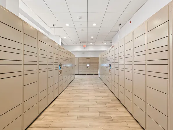 45 River Dr South image 11 of 19